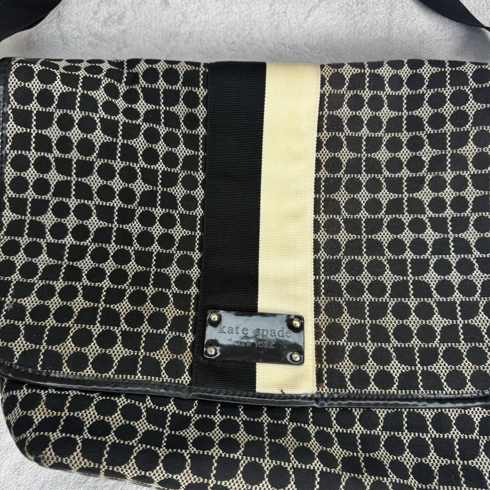 Kate Spade New York Signature Noel Black Cream Messenger Crossbody Bag
